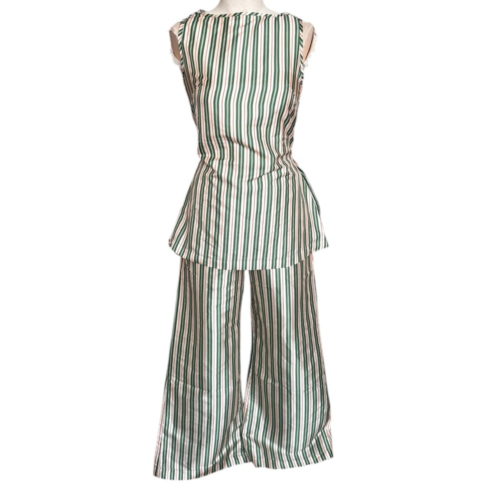 Striped Sleeveless Jumpsuit - Picture 5 of 15